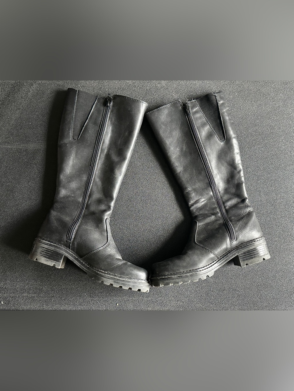 Women’s Black Mid-Calf Zipper Heeled Boots
